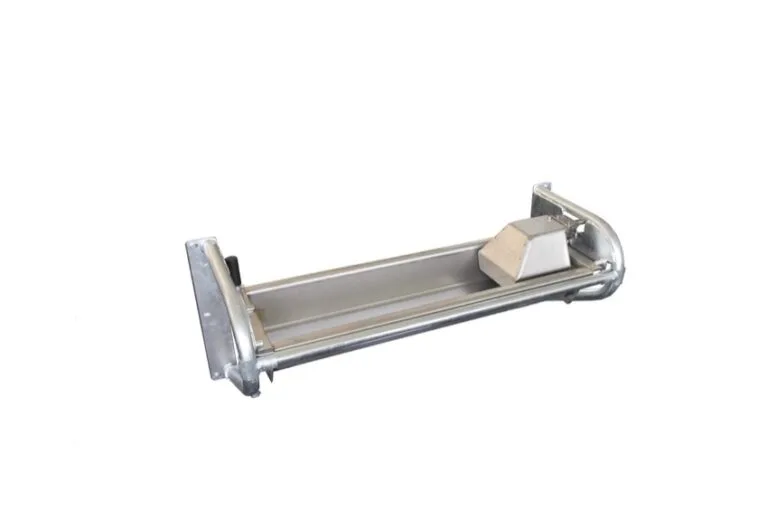 Suevia vlakkantelbare Drinkbak met inox consoles voor wandbevestiging